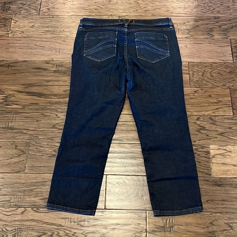 Tommy Bahama Crop Mid Rise Size 12 - Picture 2 of 16